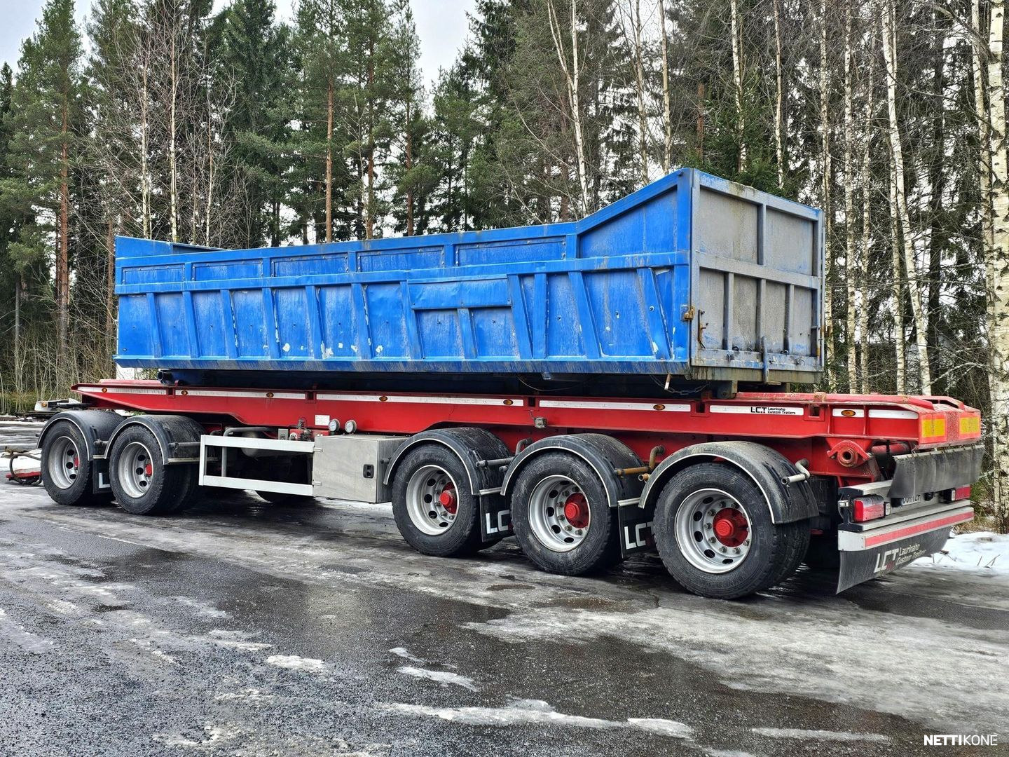 Laurinaho-Yhtiöt Vaihtolavaperävaunu kipillä 5-aks.